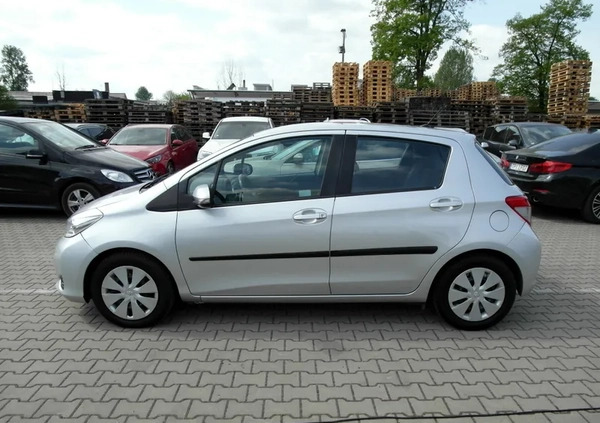 Toyota Yaris cena 22900 przebieg: 165000, rok produkcji 2012 z Sosnowiec małe 436